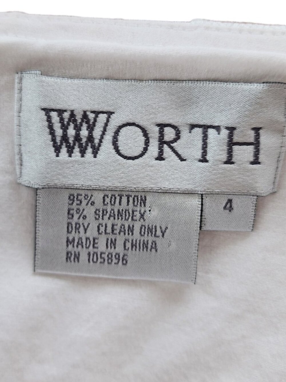 Worth Size 4 White Skirt with Dressy Scalloped Detail Gorgeous - Picture 7 of 7
